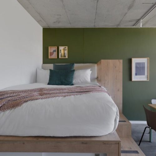 Comfortable Queen Bed
