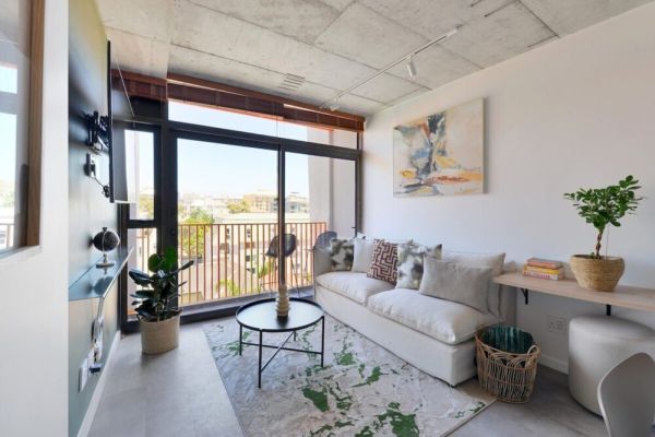 Luxe 1BR in Six On N – Beach & Pool Access