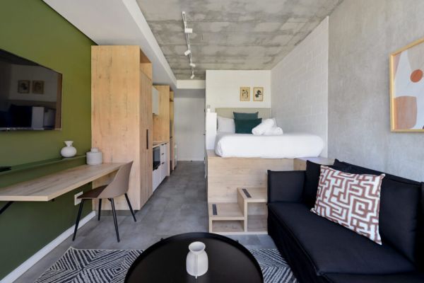 Stylish Studio Apt – Steps from Promenade