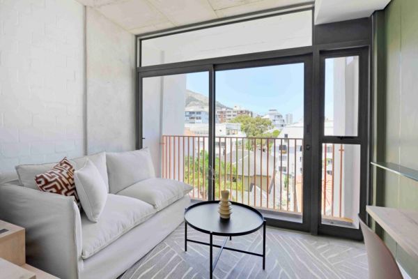 Six On N Studio Dream – Pool & Promenade