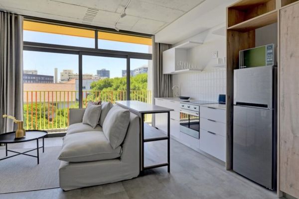 Beach & Pool Dream: Studio Apt in Sea Point