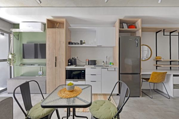 Luxury Studio – Six On N, 100m to Beach