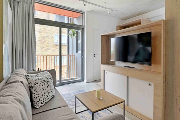 Sleek Studio Apt in Six On N – Pool & WiFi
